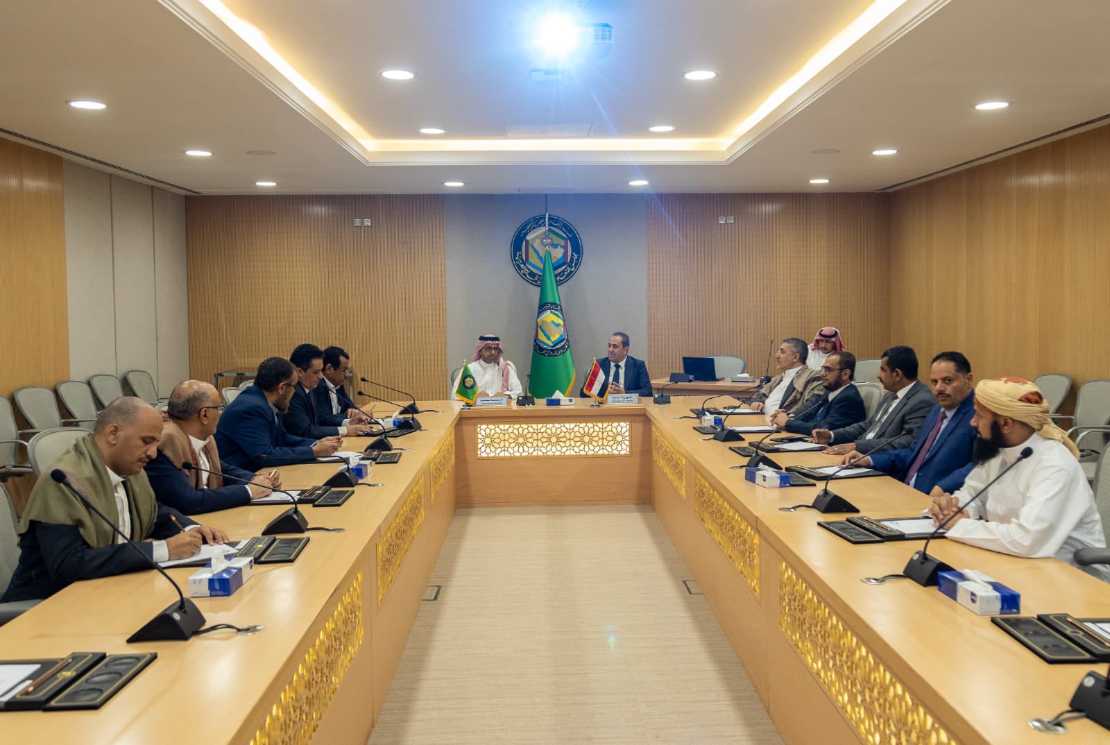 لقاء في “الرياض” بين بعثة مجلس التعاون الخليجي وتحالف الأحزاب اليمنية