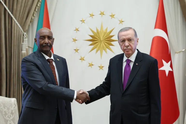 خلال لقائه البرهان.. اردوغان يؤكد دعم تركيا وحدة وسيادة السوادان
