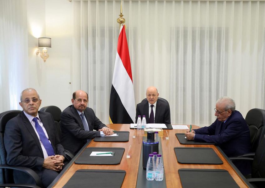 “رشاد العليمي”: إجراءات “الانتقالي” بلغت مرحلة أخطر ولن نقبل تحويل الشراكة إلى تمرد