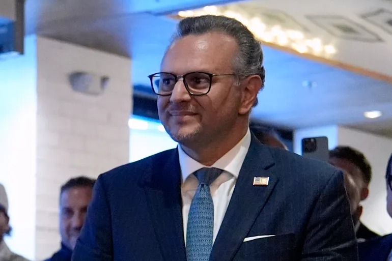 سبأ: مستشار الرئيس الأمريكي “بولس” يشدد على التزام بلاده القوي بدعم اليمن ووحدته