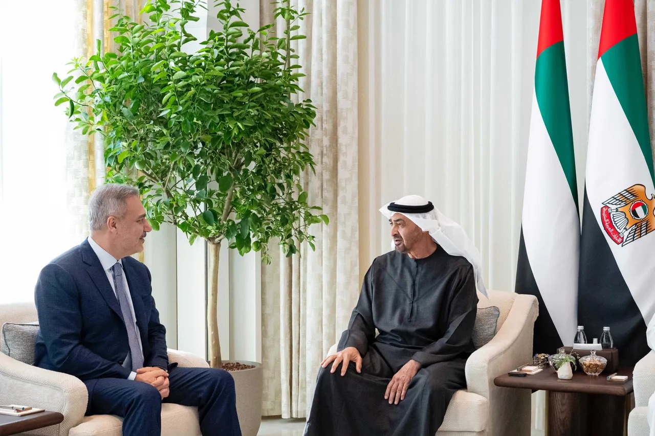 فيدان عقب عودته من “أبو ظبي”: إنهاء الامارات وجودها في اليمن حل الأزمة لحد كبير