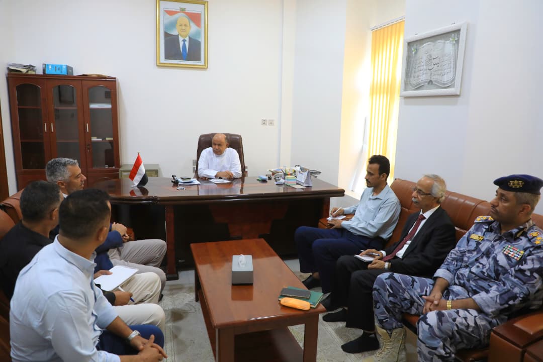 “الخنبشي” يشدد على إخضاع التشكيلات الأمنية والعسكرية تحت اللجنة الأمنية