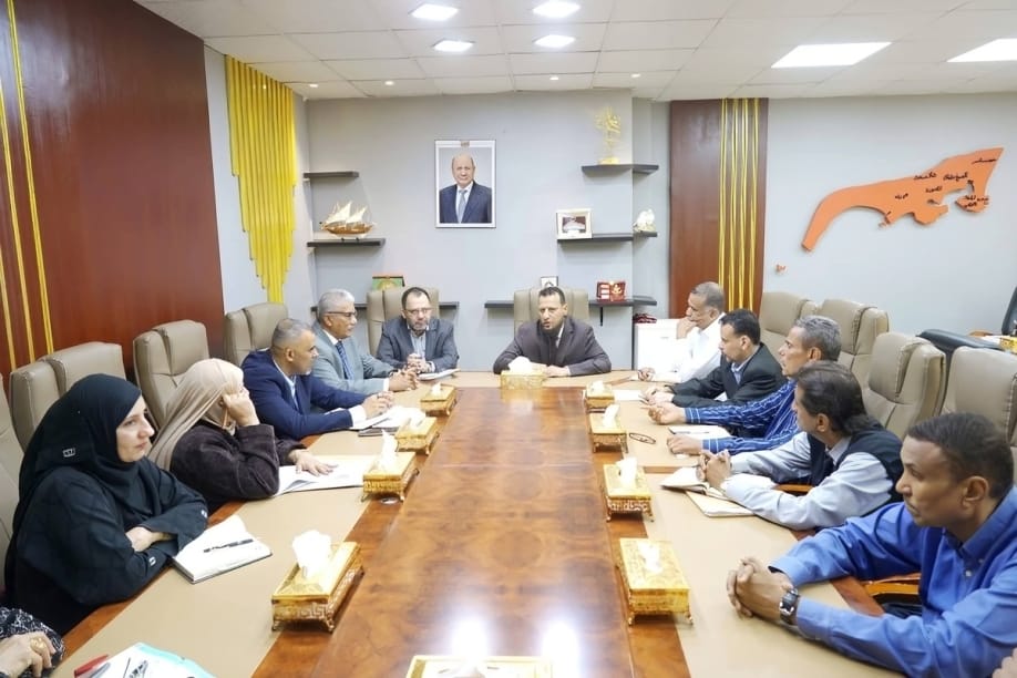 السلطات المحلية في عدن تقر رفع حافز المعلمين إلى 60 ألف ريال