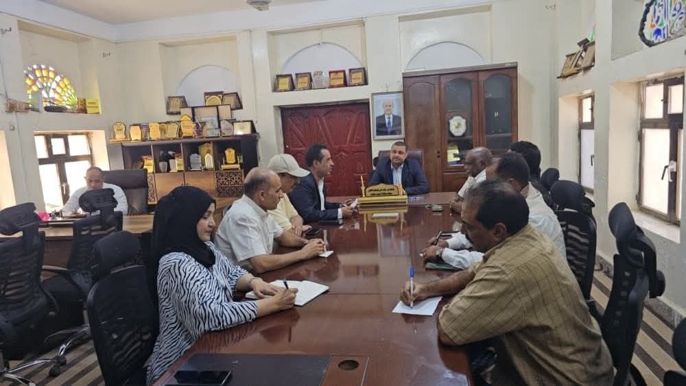 تقرير: 10 من وكلاء ومدراء عموم سقطرى أكدوا منعهم من مزاولة عملهم لسنوات