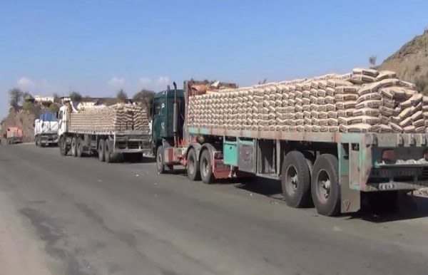 إضراب لتجار الأسمنت في ذمار رفضًا لزيادة الرسوم الجمركية بنسبة 50%