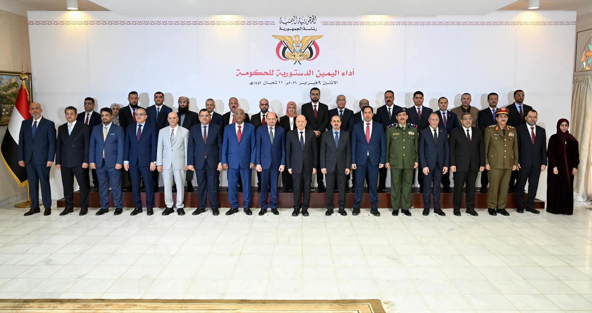 وزير بحكومة الزنداني: توجيهات صارمة بعودة جميع أعضاء الحكومة خلال 24 ساعة