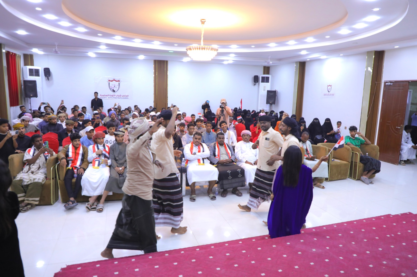 محافظة المهرة تحتفي بثورة 11 فبراير وتشدد على نبذ دعوات التشرذم