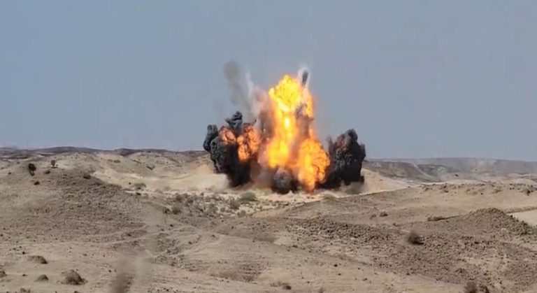 مشروع “مسام” ينفذ خامس عملية إتلاف متفجرات في المكلا منذ مغادرة القوات الإماراتية