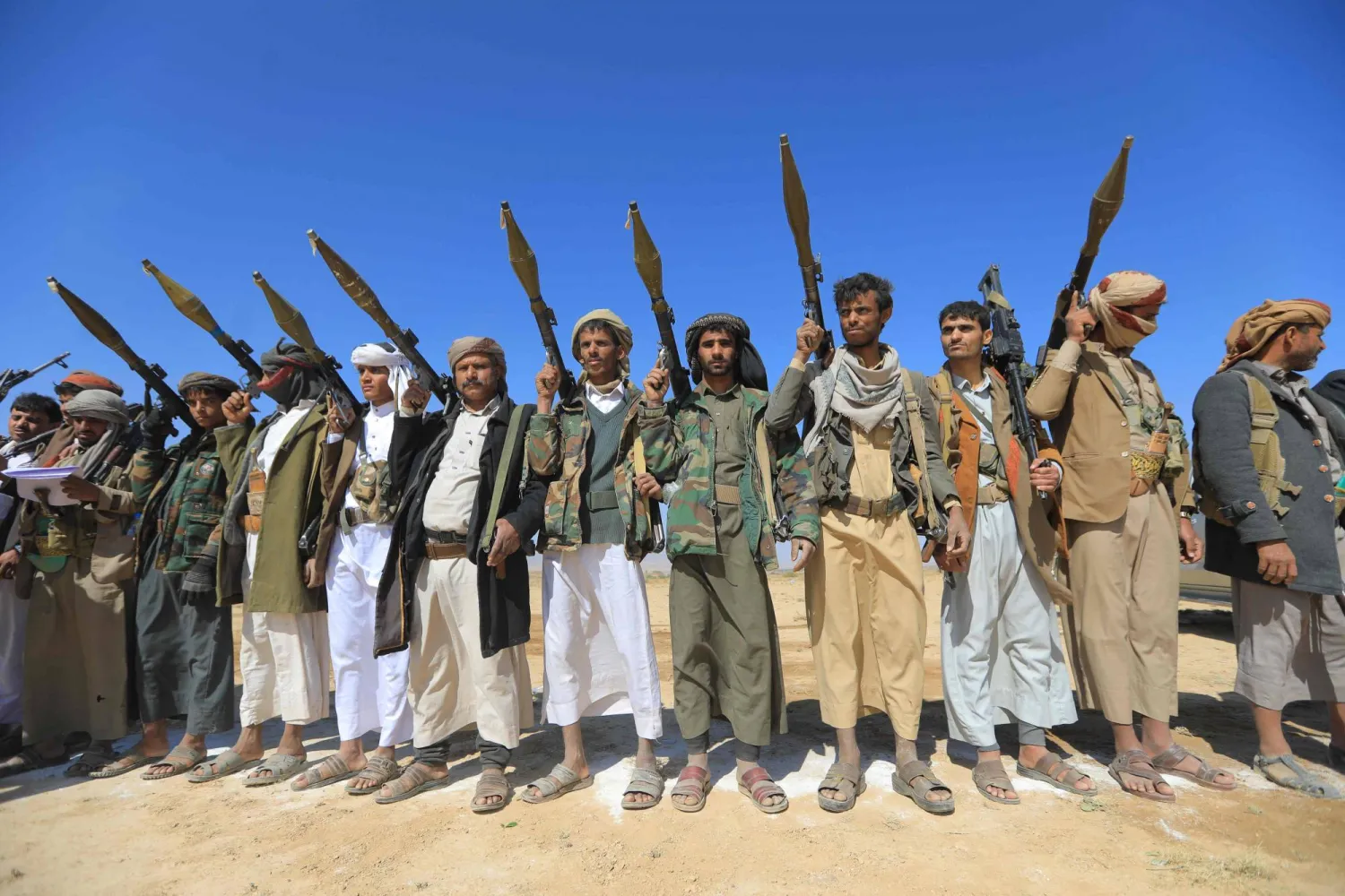 تحولات المشهد اليمني خلال عقد من الصراع.. من الانقلاب الحوثي إلى أزمة الدولة المفتوحة (دراسة تحليلية)