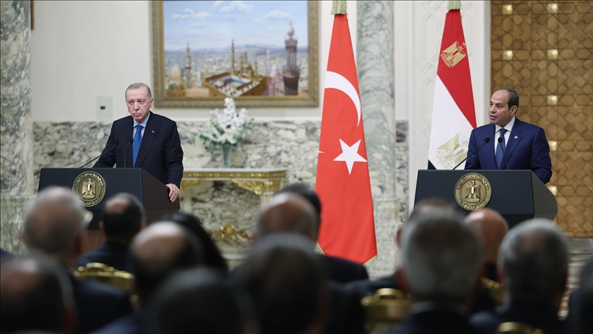 السيسي وأردوغان يشددان على تنفيذ اتفاق غزة ووحدة السودان وسوريا