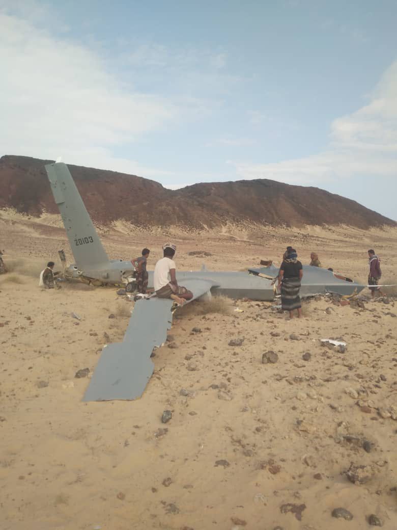 سكان محليون: انفجار صاروخ في سماء أبين وسقوط طائرة مسيّرة صينية الصنع (صور)