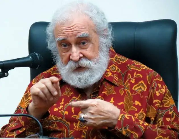 وفاة الفيلسوف والمفكر الإسلامي الماليزي من أصول يمنية سيد العطاس .. أبرز ما يُعرف عنه