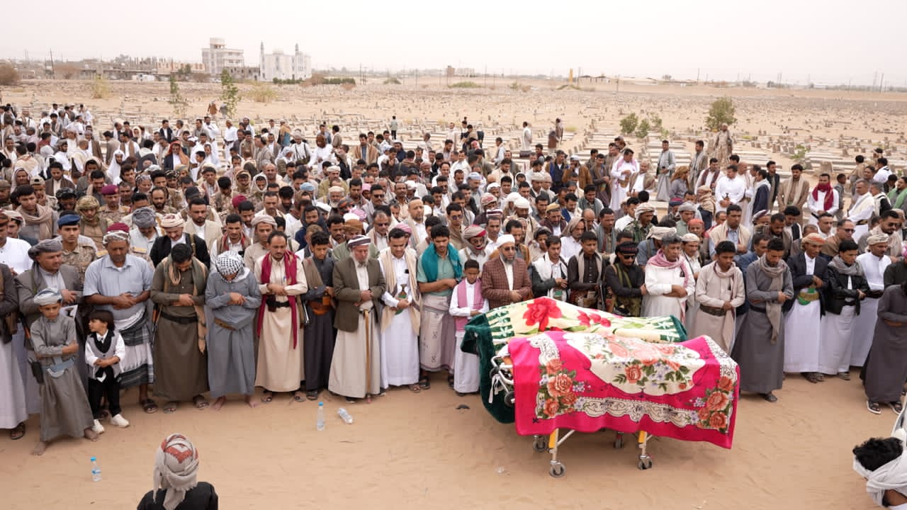 مأرب.. تشييع جثامين اثنين من ضحايا محاولة اغتيال القيادي الإصلاحي عادل الروحاني