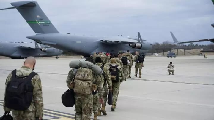 ماذا تعرف عن الفرقة العسكرية 82 التي قررت أمريكا إرسالها إلى الشرق الأوسط؟