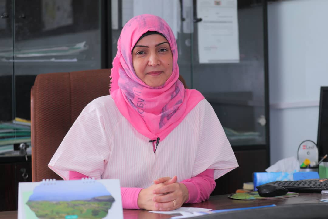 وزيرة الشؤون القانونية اليمنية تتهم الحوثيين بالحقد على تعز عقب مقتل امرأة بحادثة قنص