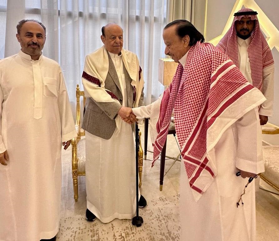 هادي يظهر بعد طول غياب.. مجرد تهنئة عيدية أم عودة رمزية للمشهد؟ (رصد)