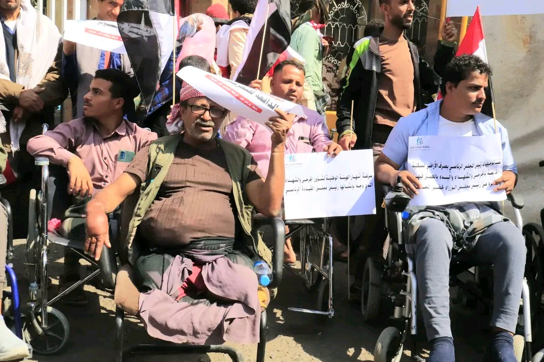 مطالب جرحى الجيش اليمني بصرف المرتبات وتسوية وضعهم تعود مجدداً