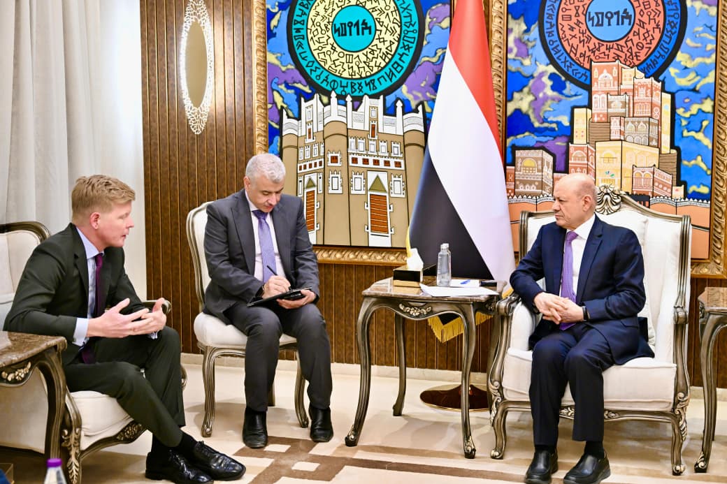 “غروندبرغ” يطير إلى الرياض للقاء “العليمي” بعد زيارة لعدن استمرت أربعة أيام