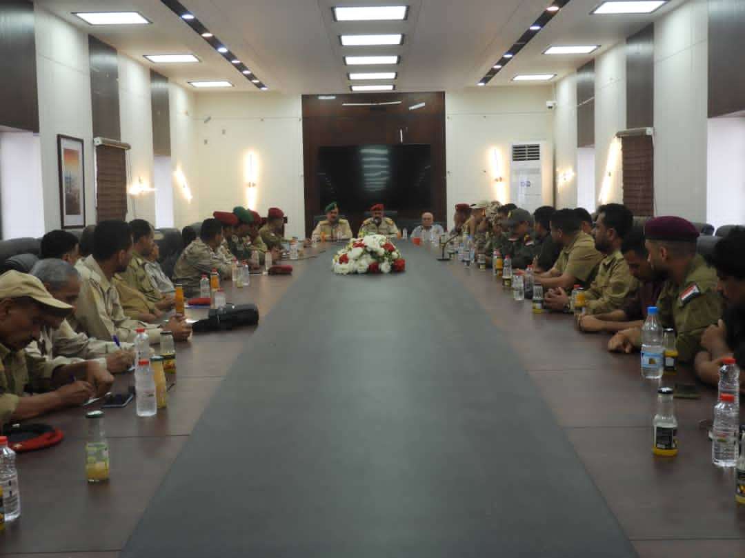 قوات موالية لـ”عيدروس الزبيدي” تلتئم في عدن وتقرر عدم الانصياع لأوامر “المحرمي”