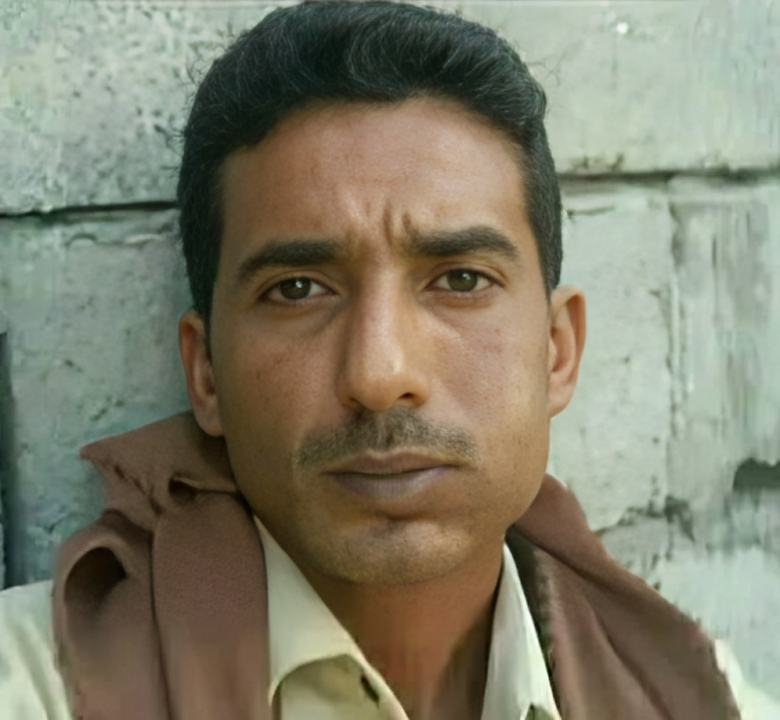 كتابات معلم يمني عن الفساد وقطع المرتبات تقود الحوثيين لاختطافه في حجة