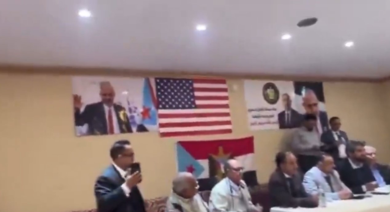 عيدروس الزبيدي يظهر في تسجيل صوتي هو الثاني منذ إعلان التحالف “فراره” من عدن