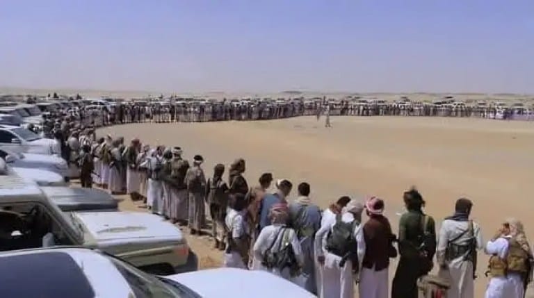 مطارح الريان تستقبل مزيدًا من القبائل اليمنية وتشرع في ترتيب وضعها العسكري مطارح الريان تستقبل مزيدًا من القبائل اليمنية وتشرع في ترتيب وضعها العسكري