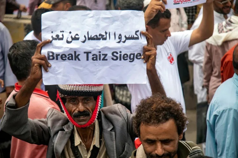 مسؤول بمكتب شؤون الحصار في تعز لـ”يمن ديلي نيوز”: لا نطالب بأكثر من حقنا في الحياة